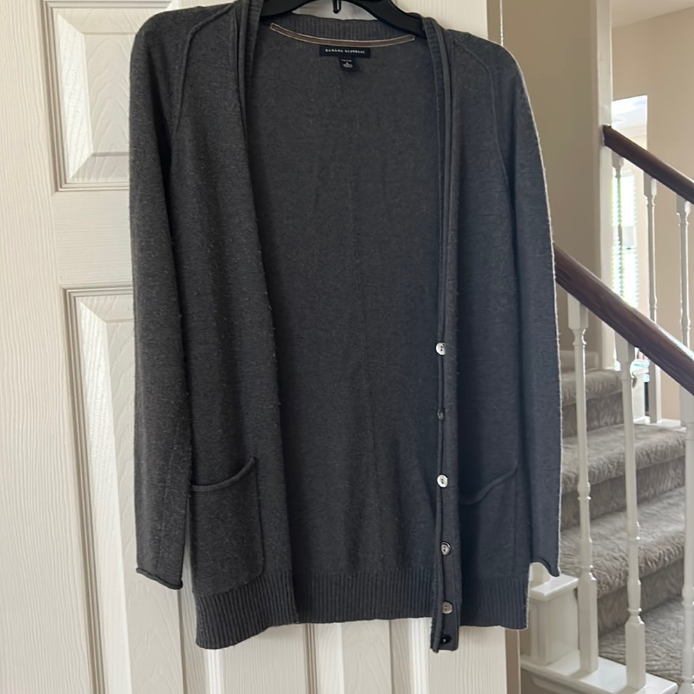 Banana Republic petite small gray cardigan with white buttons